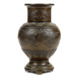 * Japanese Vase. An 19th century Japanese bronze vase