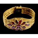 * Bracelet. A Continental 14K gold ladies bracelet