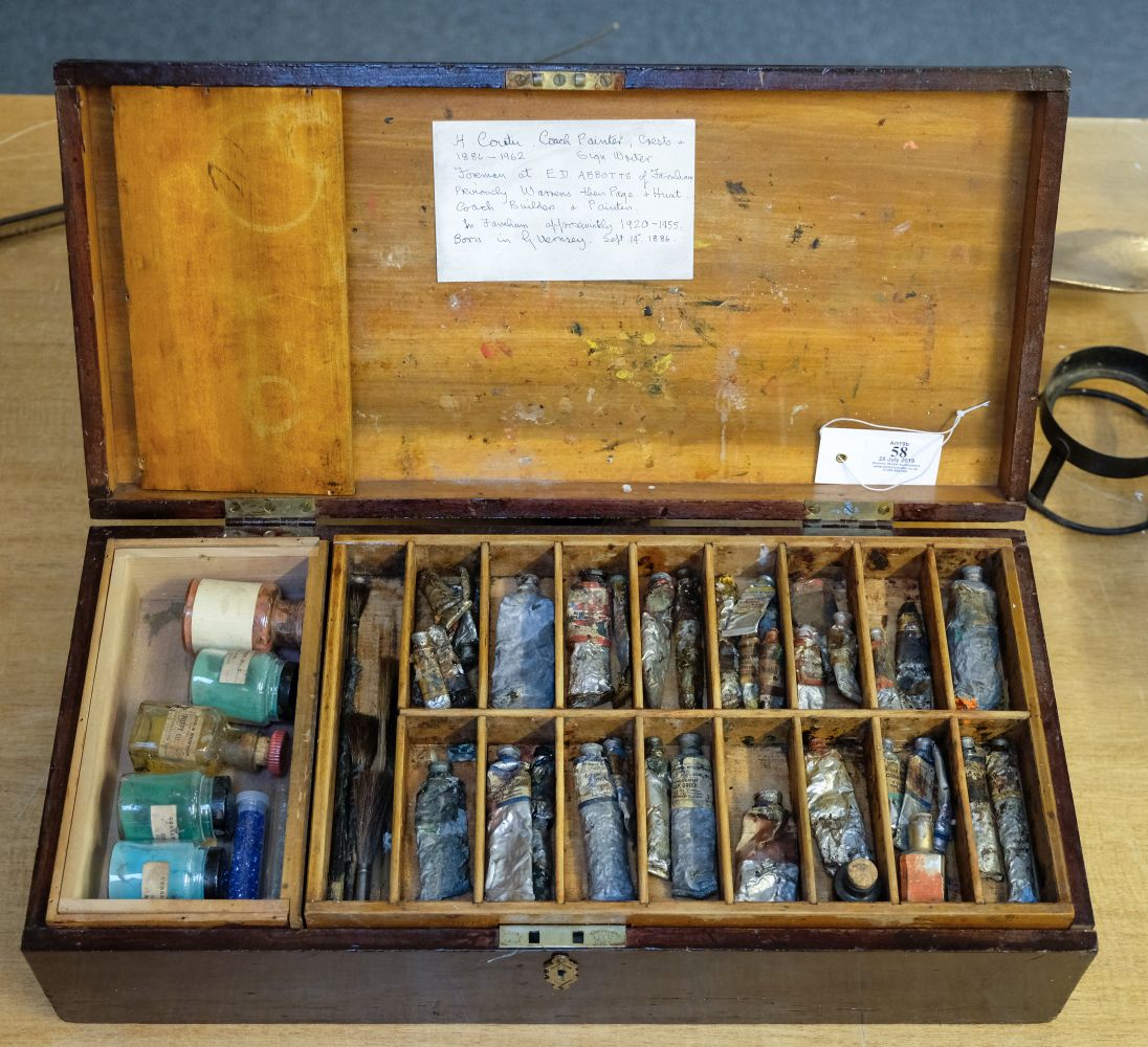 * Artist paint box. An early 20th century coach painter's artist box with paints