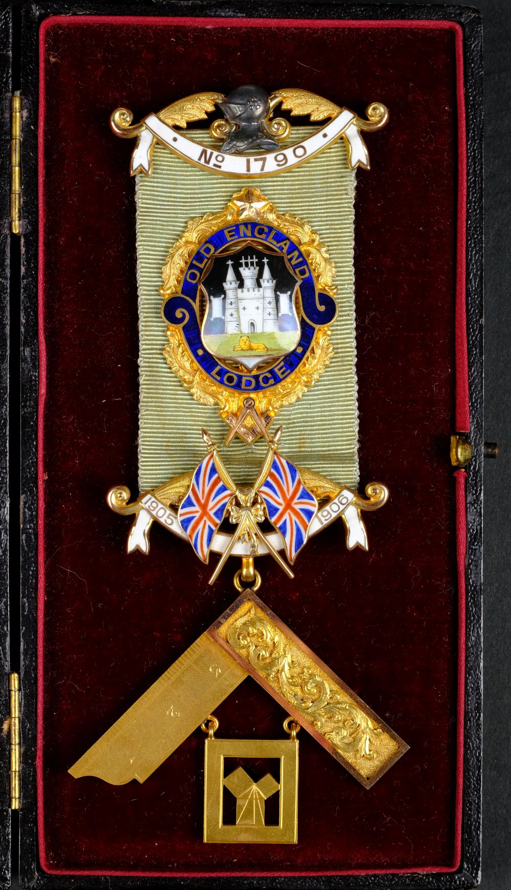 * Masonic Medals. An Edwardian 9ct gold Masonic medal by Spencer & Co, circa 1905 - Bild 2 aus 2