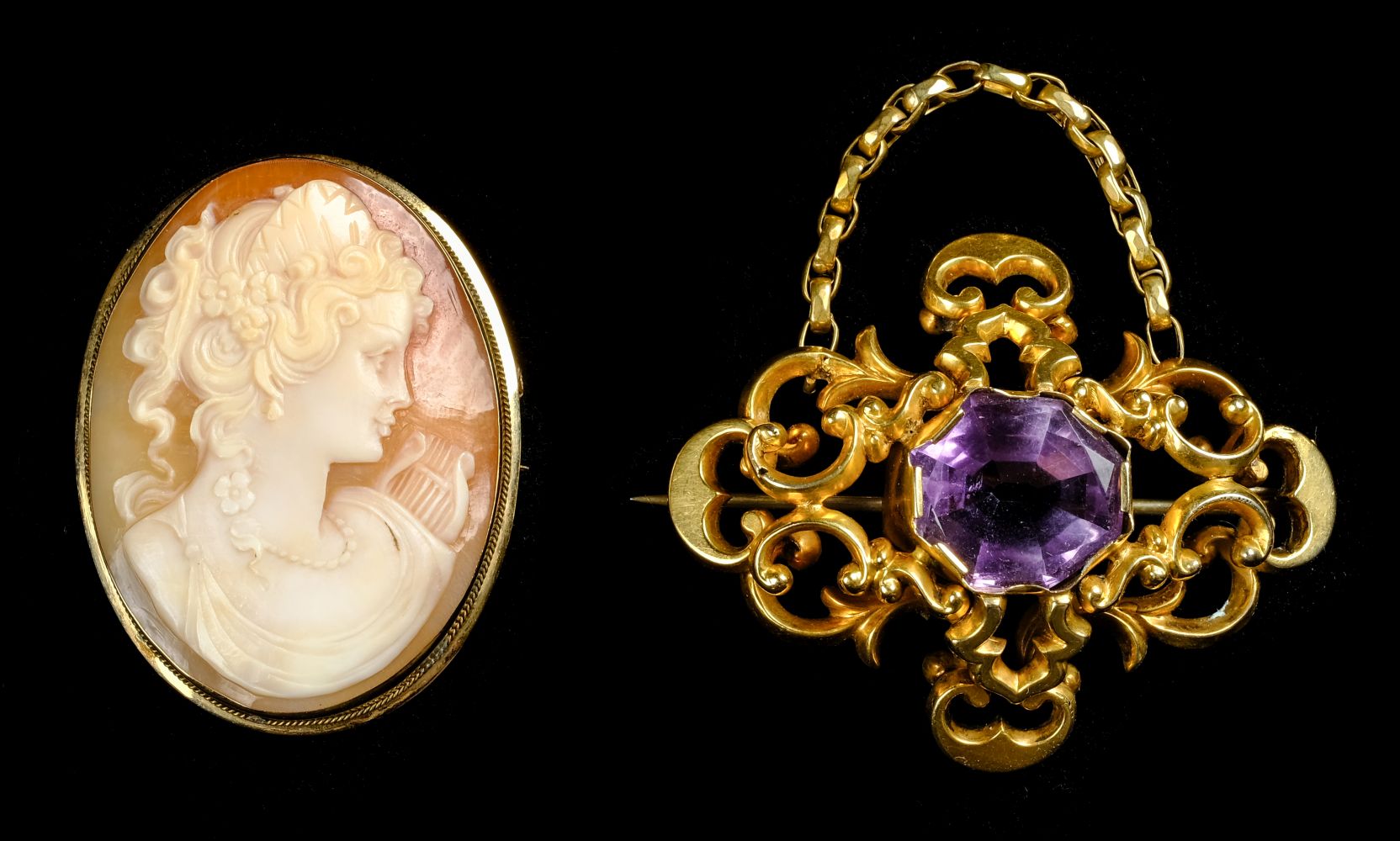 * Brooch. A Victorian gold brooch