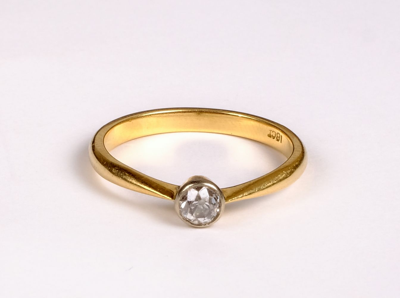 * Ring. An 18ct gold diamond solitaire ring - Image 3 of 5