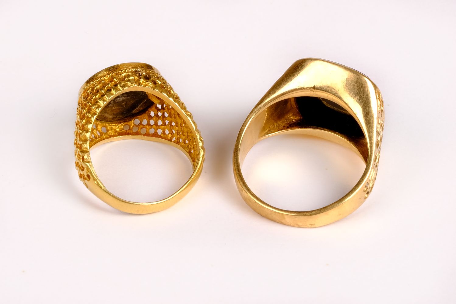 * Rings. An 18K gold gentleman's ring and one other - Image 2 of 2