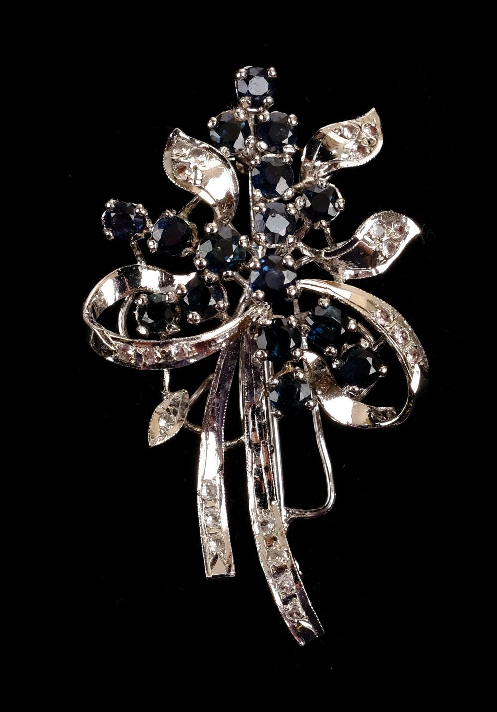 * Brooches. A white metal brooch set with diamonds and sapphires - Image 2 of 3