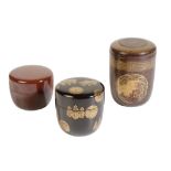 FINE JAPANESE WOOD AND GILT-LACQUER TEA CADDY, MEIJI / TAISHO PERIOD, the tapered cylindrical