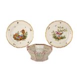 PAIR OF MEISSEN PORCELAIN DISHES