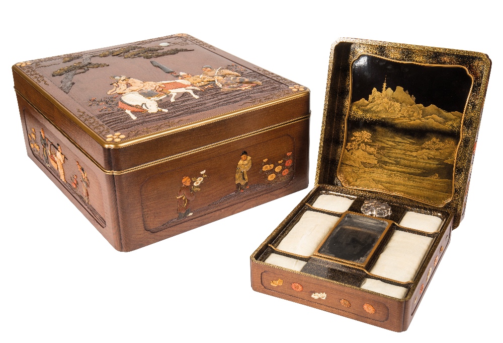 FINE JAPANESE SUZURIBAKO [WRITING BOX] AND MATCHING RYOSHIBAKO [DOCUMENT BOX] - Image 4 of 10