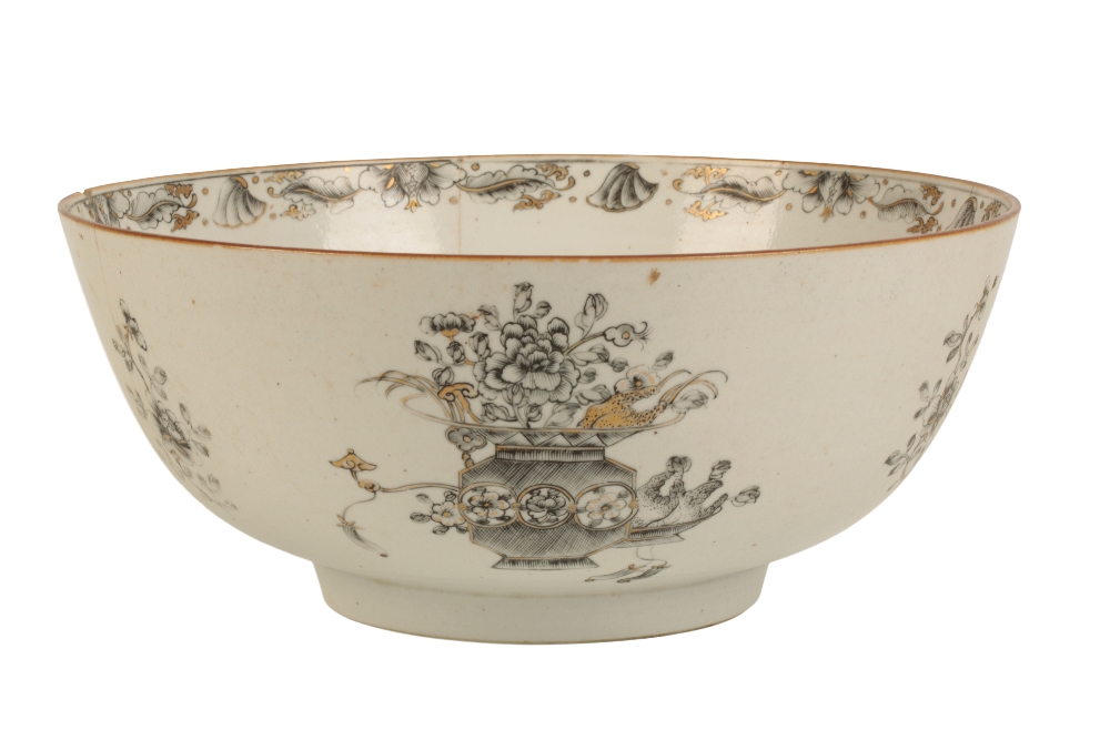 CHINESE EXPORT PORCELAIN PUNCH BOWL