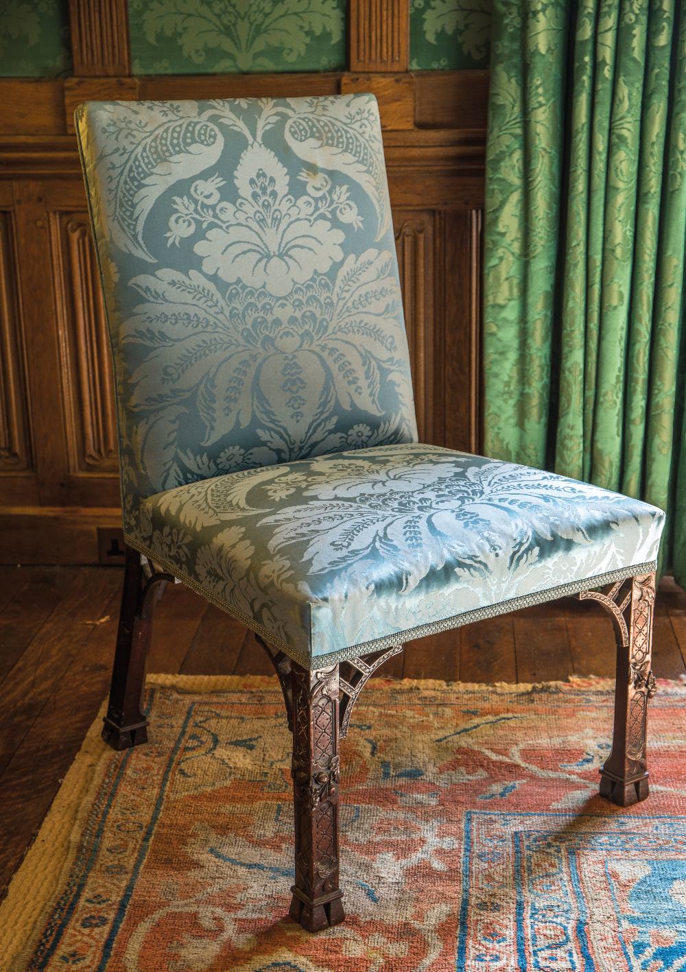 A PAIR OF LATE GEORGE II MAHOGANY SIDE CHAIRS