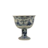 BLUE AND WHITE STEM CUP, LATE MING, CIRCA 1640