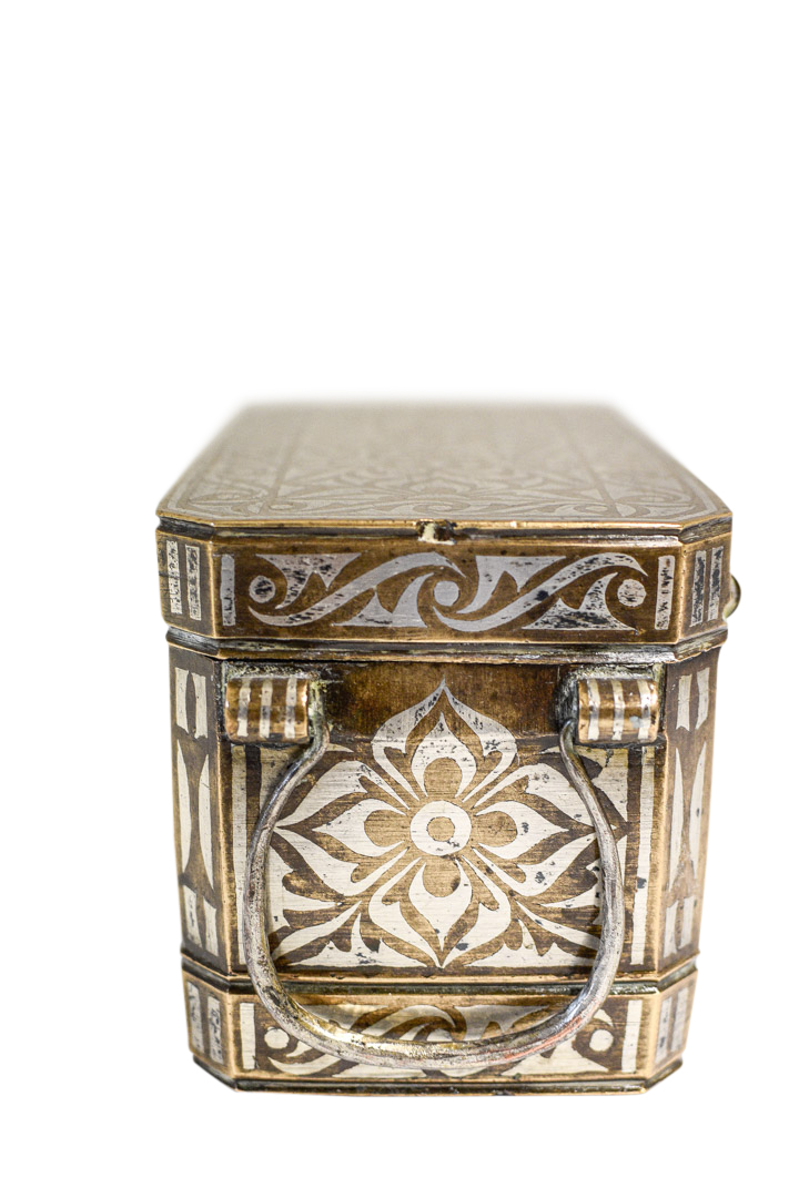 BRONZE AND SILVER INLAID PANDAN (BETEL BOX), INDIA, 19TH CENTURY - Image 5 of 7