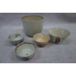 A COLLECTION OF ORIENTAL TEA BOWLS and a larger vessel (6)