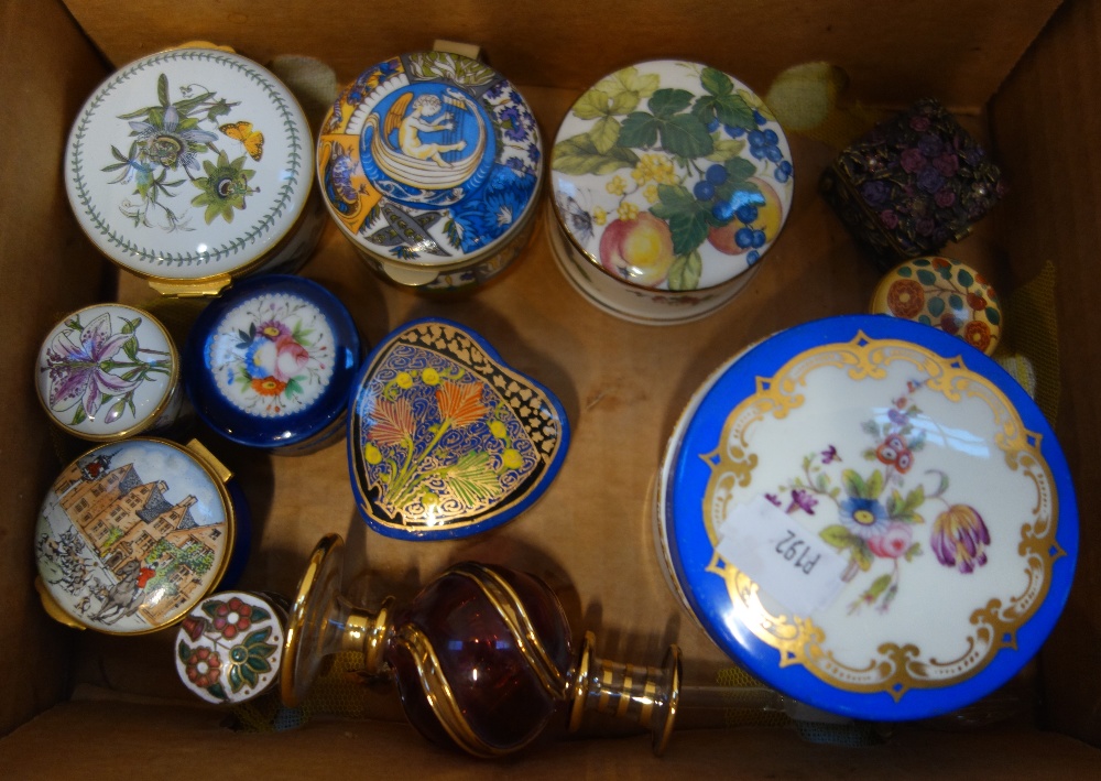 A COLLECTION OF CERAMIC PILL BOXES and a perfume bottle