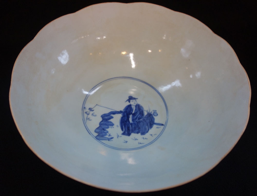 MING STYLE BLUE AND WHITE BOWL, the sides decorated in underglaze blue, with figures engaged in