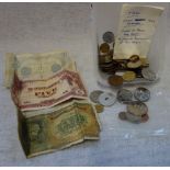 A COLLECTION OF FOREIGN AND COMMEMORATIVE COINS, AND BANKNOTES
