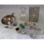A COLLECTION OF SILVER AND WHITE METAL ITEMS, to include a perfume bottle