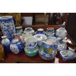 A COLLECTION OF DECORATIVE CERAMICS