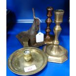 A 19TH CENTURY TIN WALL HUNG OIL LAMP, an early 19th century brass candlestick and similar metalware