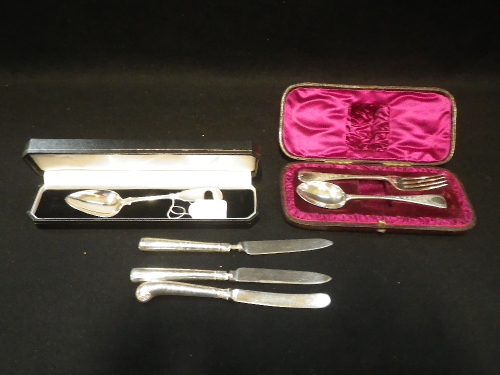 A COLLECTION OF SILVER AND PLATED ITEMS, to include a silver Glasgow spoon dated 1829