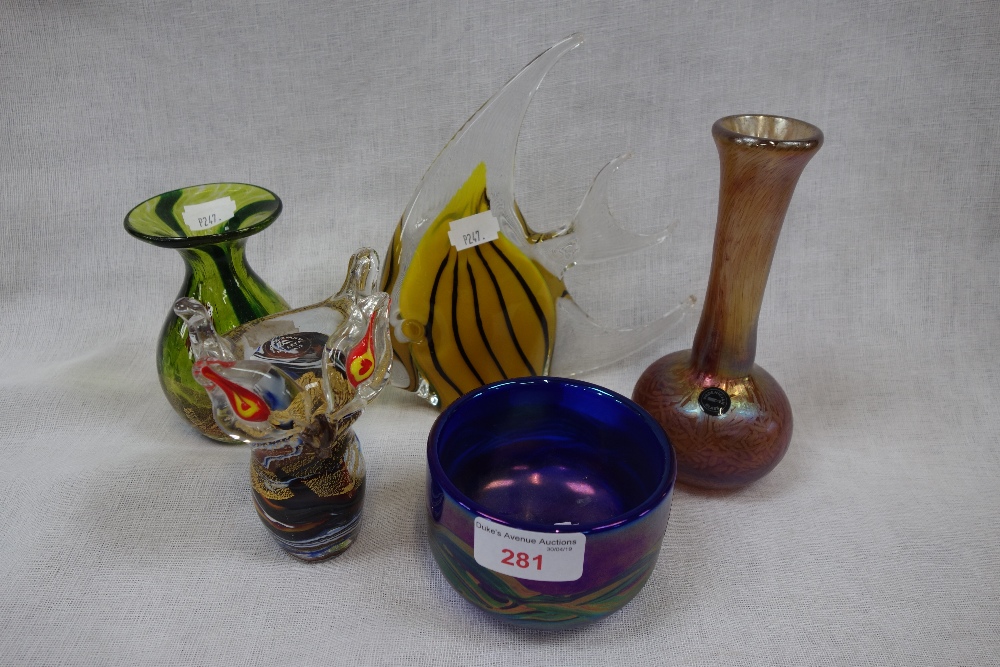 A PHOENICAN GLASS VASE, a Medina vase and similar glassware (5)