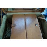 A VINTAGE TAN LEATHER VANITY CASE