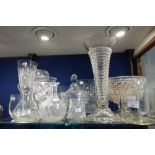 A COLLECTION OF GLASSWARE, to include a footed bowl