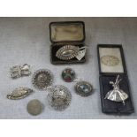 A COLLECTION OF JEWELLERY to include a silver ballerina brooch