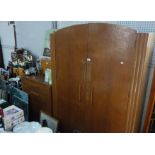 A 1930S LIGHT OAK BEDROOM SUITE