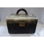 A VINTAGE GUCCI LADIES DRESSING BOX, in leather, 32cm wide