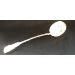 A SILVER FIDDLE PATTERN SOUP LADLE, 34.5cm long (c.9.6oz)