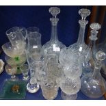 A COLLECTION OF GLASSWARE, including a House of Commons ashtray