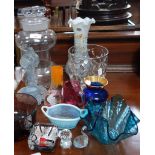 A COLLECTION OF DECORATIVE GLASSWARE