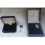 A 'BUTTERFLY' DRESS PIN, together with a gentleman's yellow metal cravat pin (2)