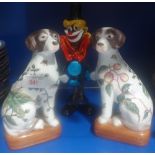 A PAIR OF CHINESE EXPORT CERAMIC DOGS, 20th century, 20cm high, and a glass Murano clown (3)