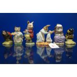 A COLLECTION OF ROYAL ALBERT BEATRIX POTTER FIGURES to include Mrs Rabbit and Peter (6)