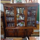 A REPRODUCTION MAHOGANY LIBRARY BOOKCASE, 200cm high x 150cm wide