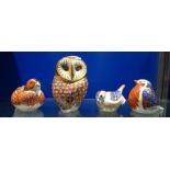 A COLLECTION OF ROYAL CROWN DERBY BIRDS to include an owl (4) each with buttons