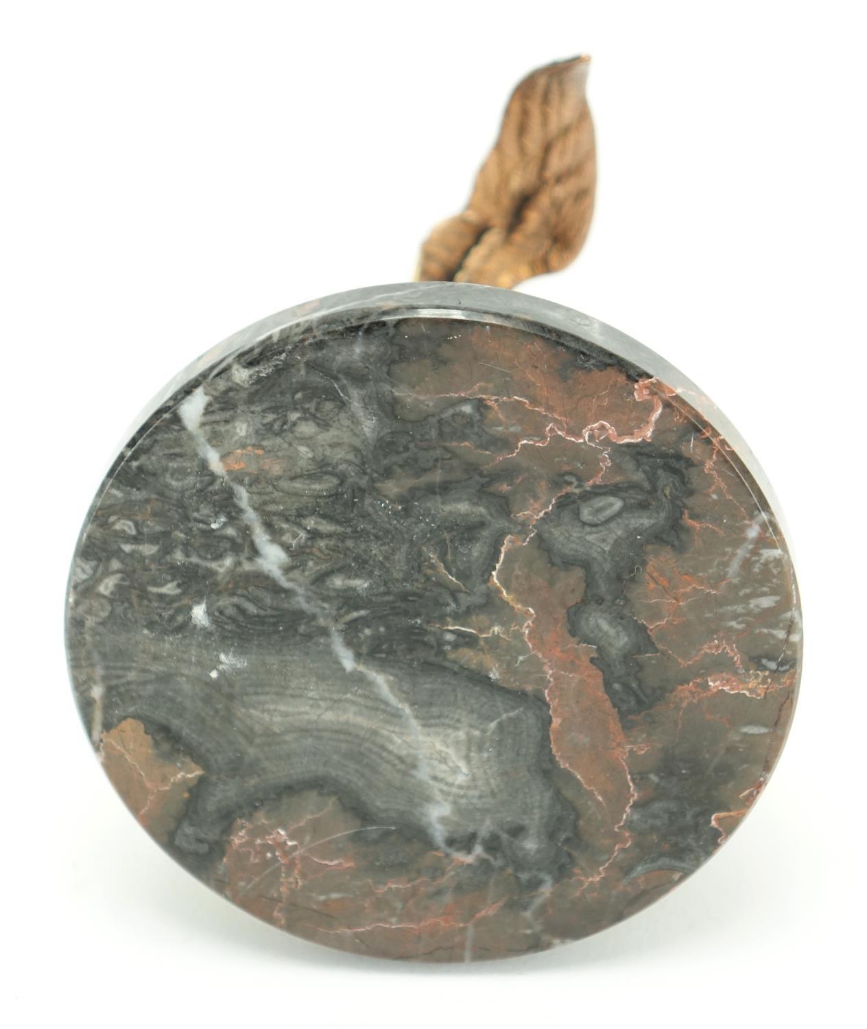 Marble, onyx and copper bird design desk paperweight, 9cm high : For Extra Condition Reports - Image 3 of 3