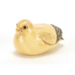 Japanese carved ivory netsuke of a chick, character marks to the base, 4.5cm in length : For Extra