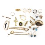 Antique and later jewellery including a 15ct gold garnet and seed pearl ring, Moss agate brooch