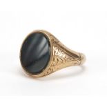 9ct gold bloodstone signet ring, size R, approximate weight 2.8g : For Extra Condition Reports