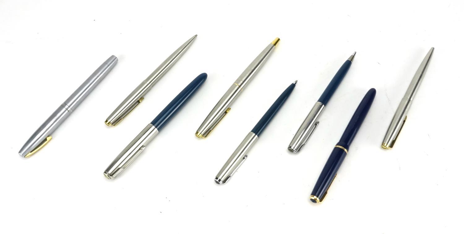 Parker and Sheaffer fountain pens, ballpoint pens and propelling pencils including a blue Parker - Image 4 of 9