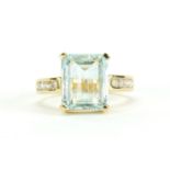 18ct gold aquamarine ring with diamond shoulders, size R, approximate weight 6.6g : For Further