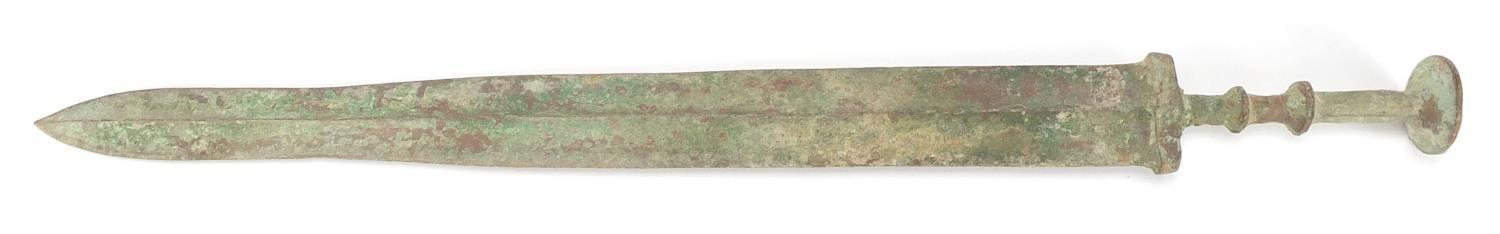 Patinated bronze dagger possibly Islamic, 54.5cm in length : For Further Condition Reports Please - Image 5 of 7