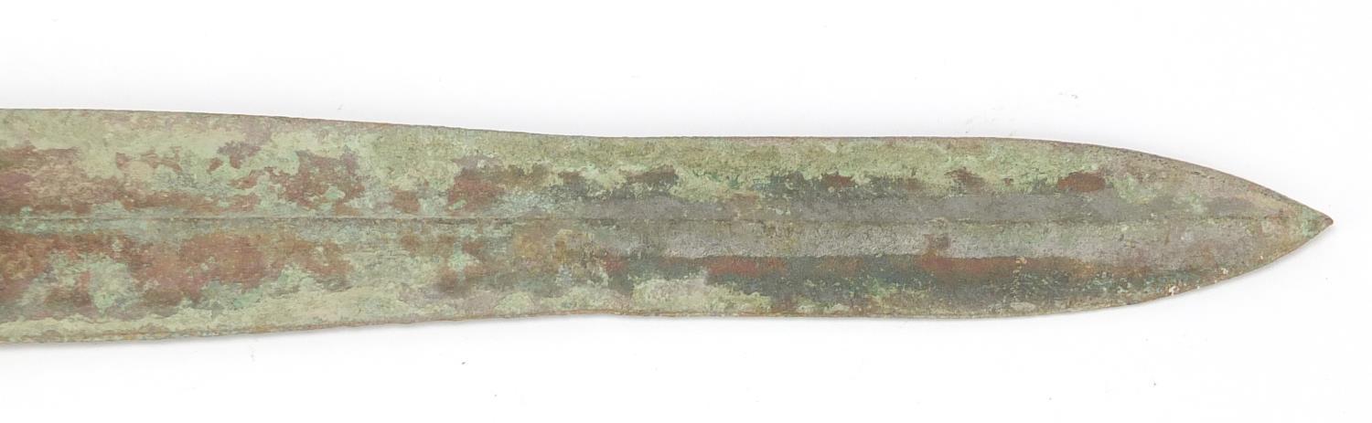 Patinated bronze dagger possibly Islamic, 54.5cm in length : For Further Condition Reports Please - Image 3 of 7