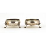 Pair of 18th century three footed open salts, T S London 1772, 6.2cm in diameter, approximate weight