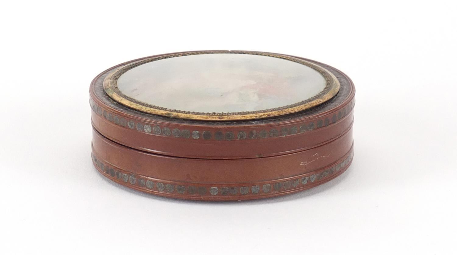 18th century circular lacquer snuff box with gold coloured mounts, metal studwork and - Image 2 of 4