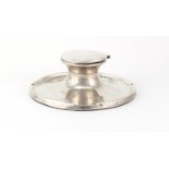 Circular silver Capstan inkwell by Elkington & Co, Birmingham 1919, 15.5cm in diameter, 598.0g :