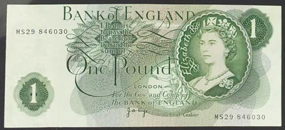 Good collection of Bank of England bank notes including Cashiers Cyril Patrick Mahon, Basil Gage - Image 17 of 20
