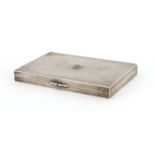 Good quality Art Deco rectangular silver vanity case, with all over engine turned decoration and